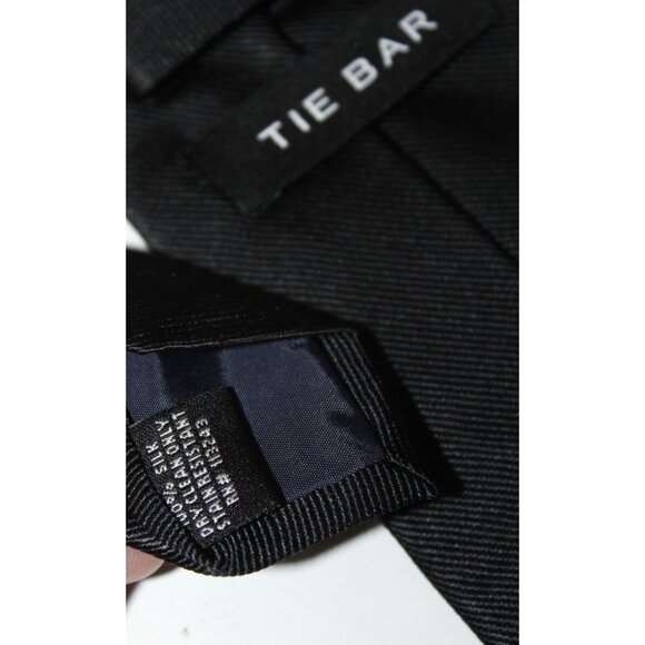 THE TIE BAR Men's 100% Silk DESIGNER Tie Solid Black 57" x 3" EUC - Picture 4 of 6